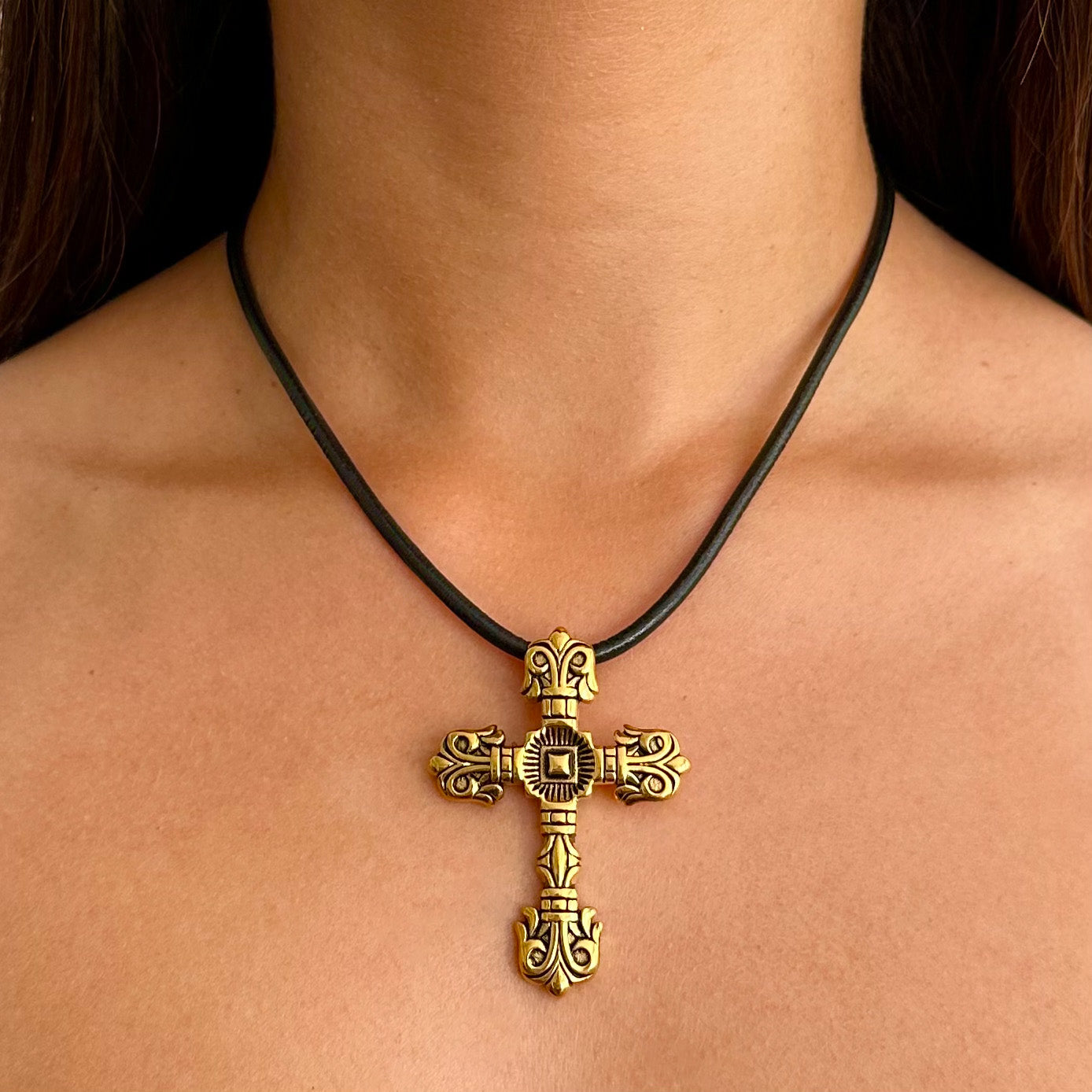 OLIVIA CROSS NECKLACE