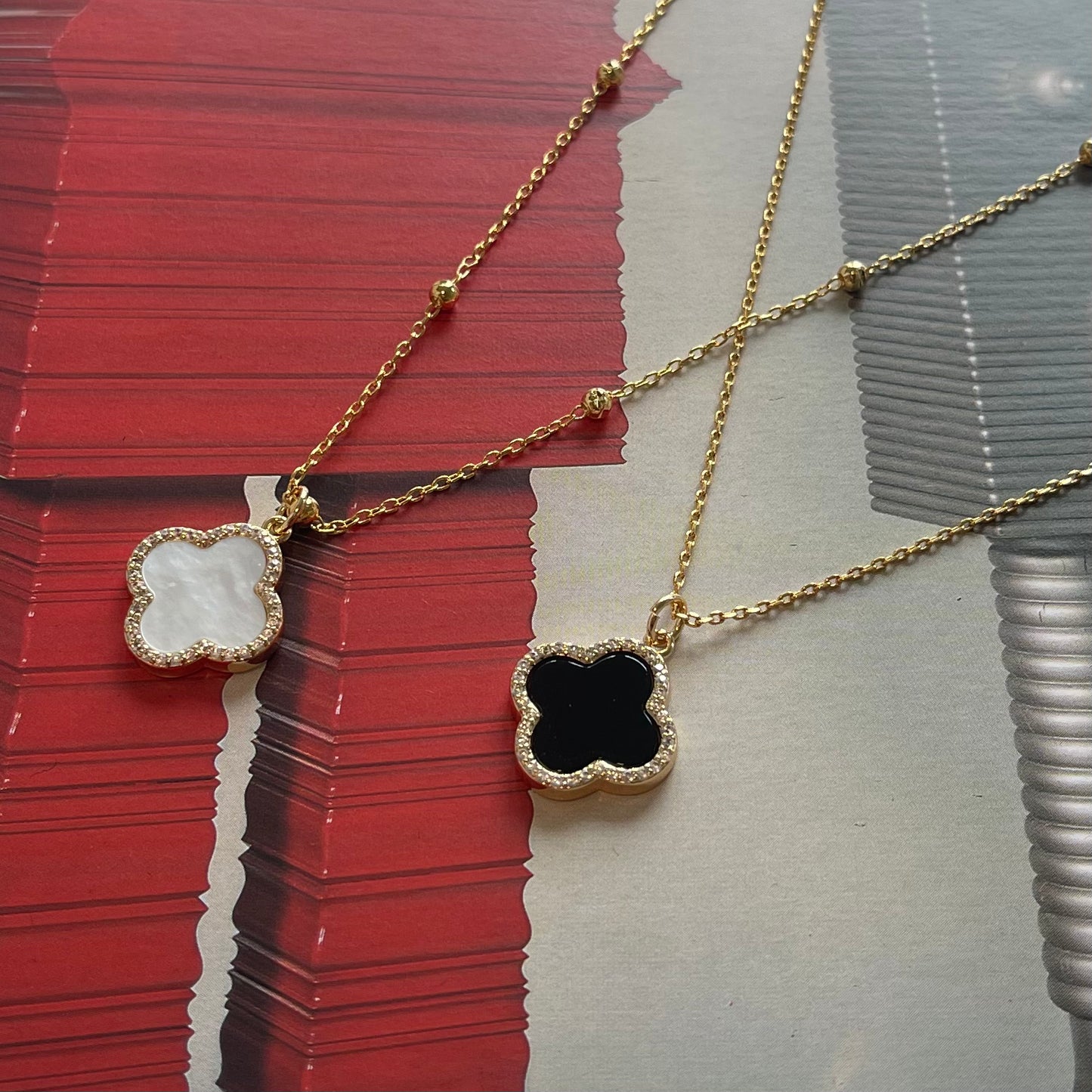 DAINTY CLOVER NECKLACE