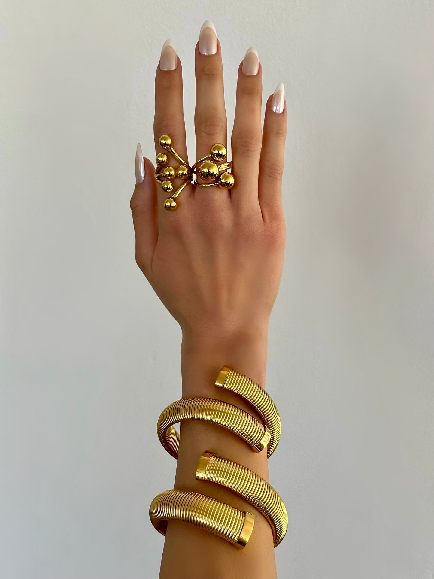 TWIRL CUFF