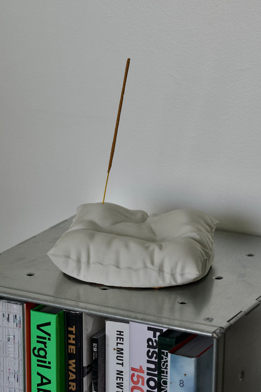 PILLOW SCULPTURE