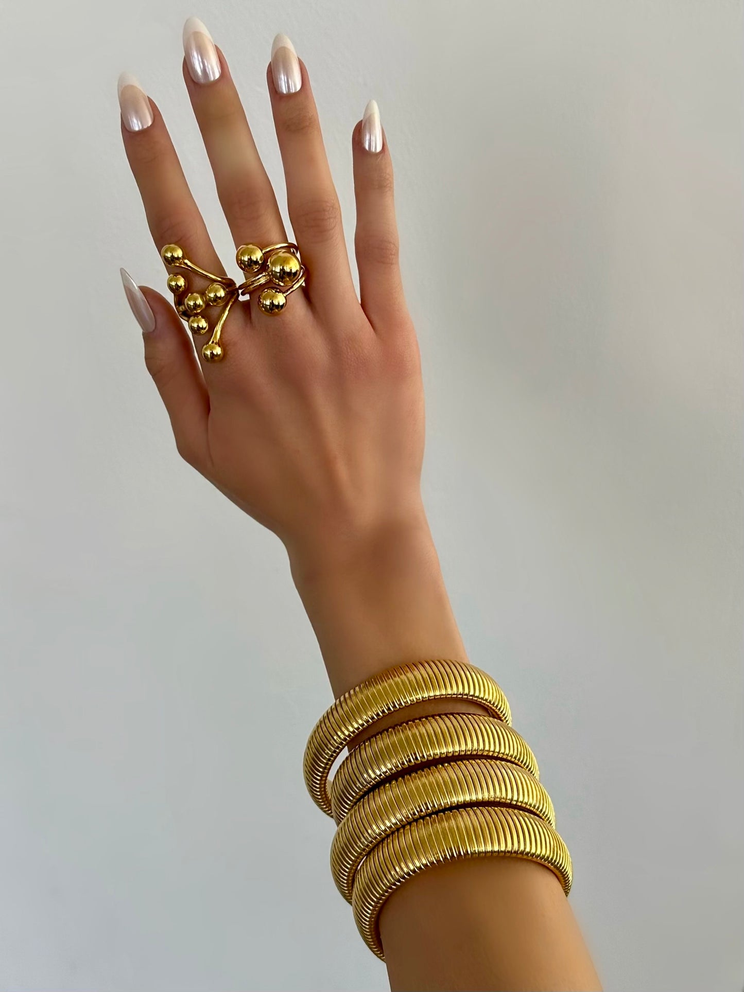 RIBBED BANGLE