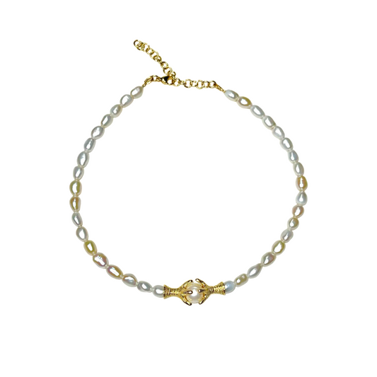 CLAW PEARL CHOKER